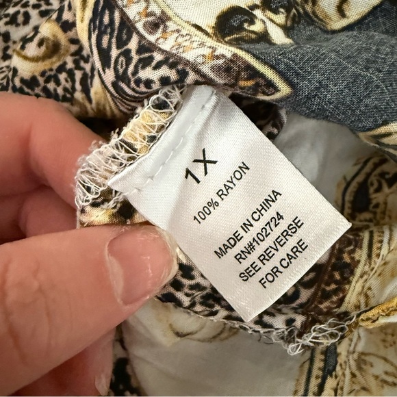 Grand & Greene Leopard Print Blouse Sz 1X - Picture 10 of 11